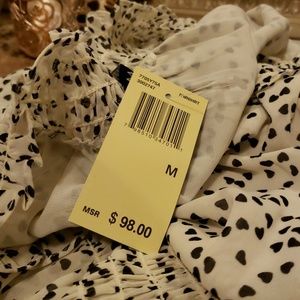 Brand new gorgeous white with black heartsTop